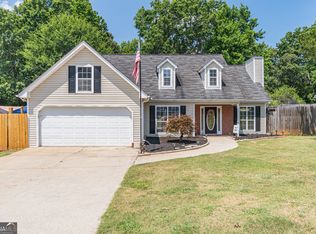 4872 Hunt Club Dr, Flowery Branch, GA 30542