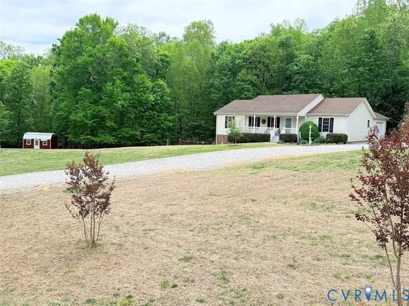15561 Mica Ln, Amelia Court House, VA 23002