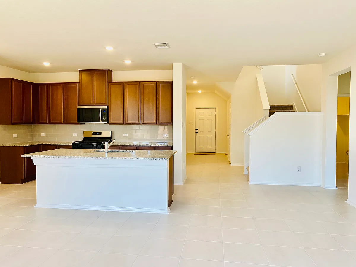 Building Photo - 1620 River Plateau Dr