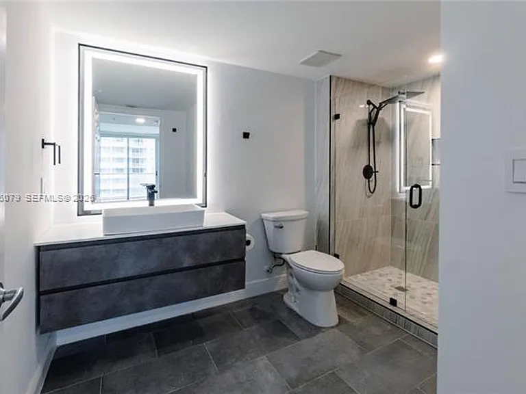 1155 Brickell Bay Dr #2204 — Photo 5