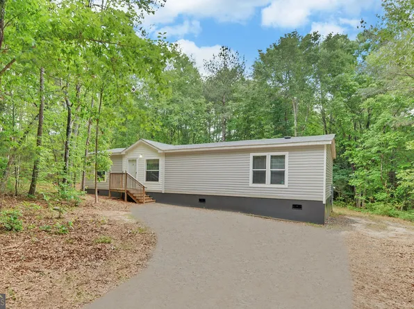 1054 Brookhaven Cir, Toccoa, GA 30577
