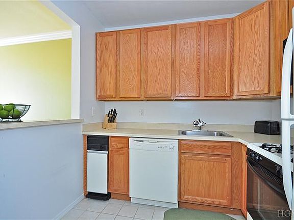 4th image of 134-174 Mermaid Ln #288