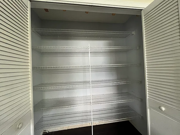 Kitchen pantry