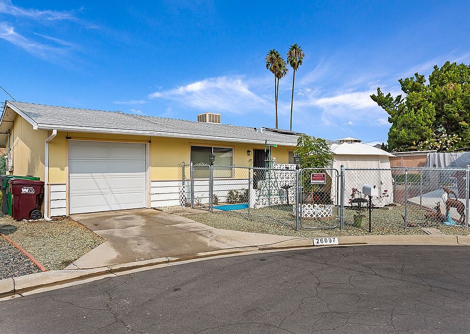 1st image of 26097 Crestwood Pl