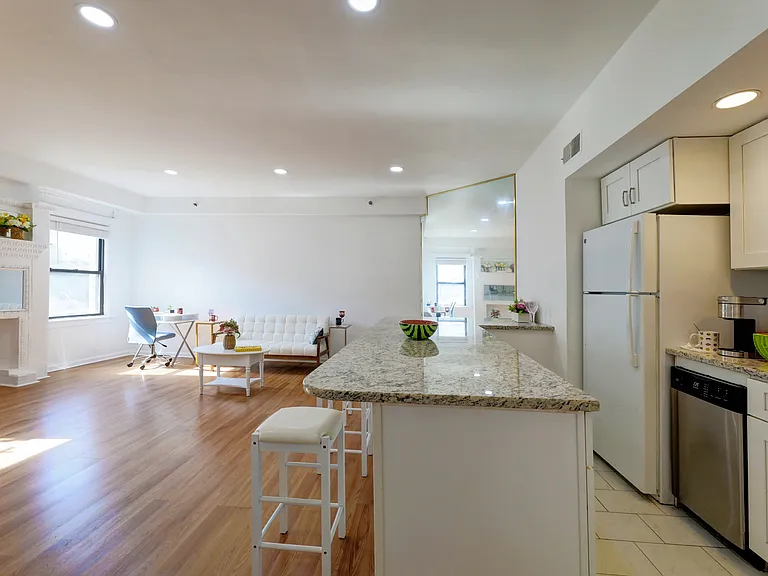 22 Engle St #17 — Photo 34