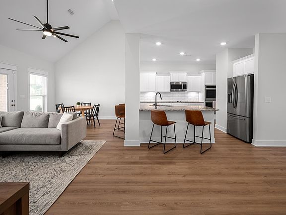 4th image of 612 Hawkeye Ct