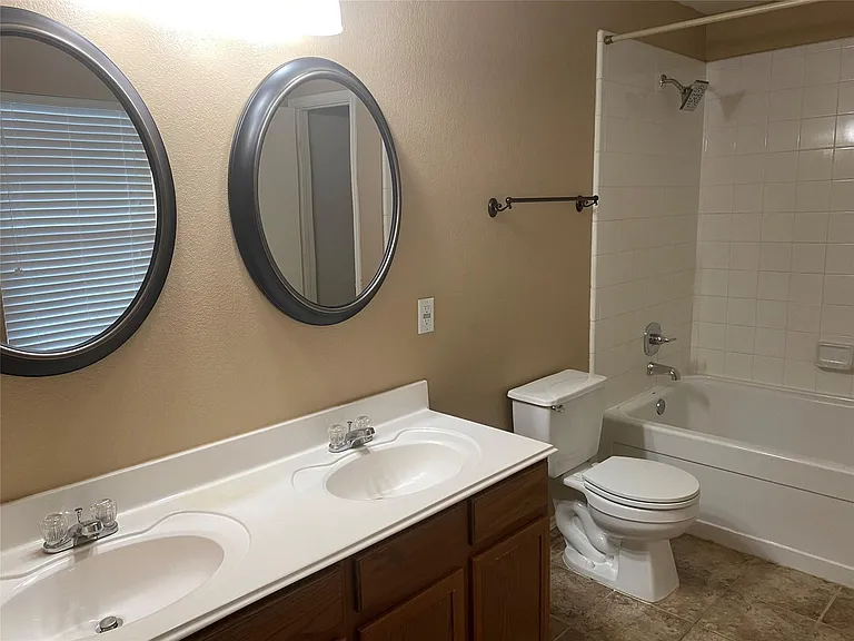 18206 Coreland Ln — Photo 9