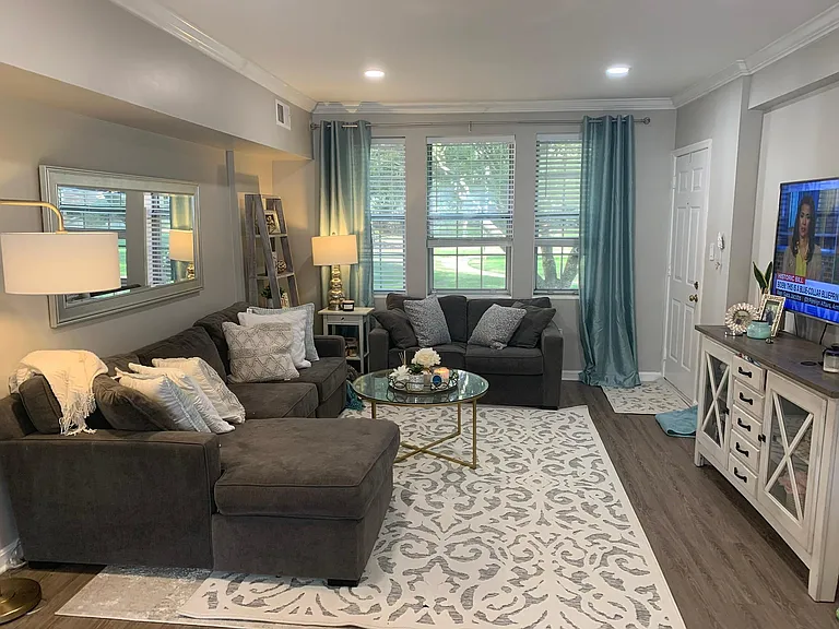 1812 N Queens Ln #217 — Photo 30