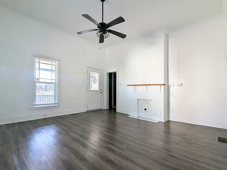 700 Shull St — Photo 6