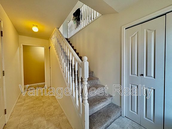 5th image of 1242 Pheasant St #202