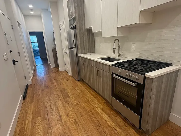 282 Baldwin Ave — Photo 2