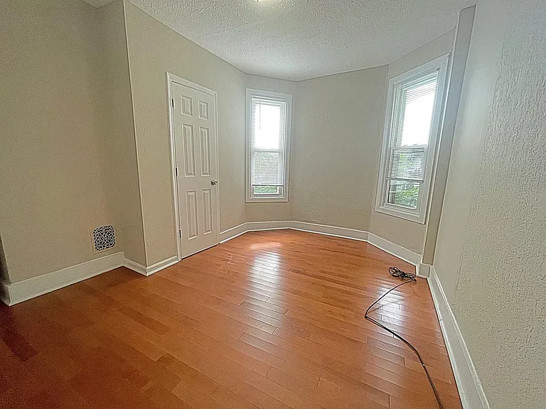 1228 S 49th St — Photo 7