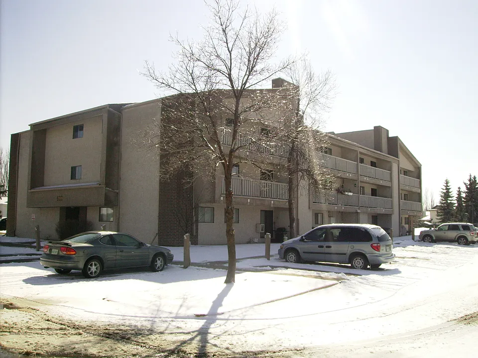 310 Stillwater Dr