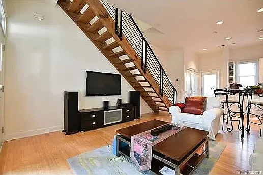 663 Alexander St #1 — Photo 1