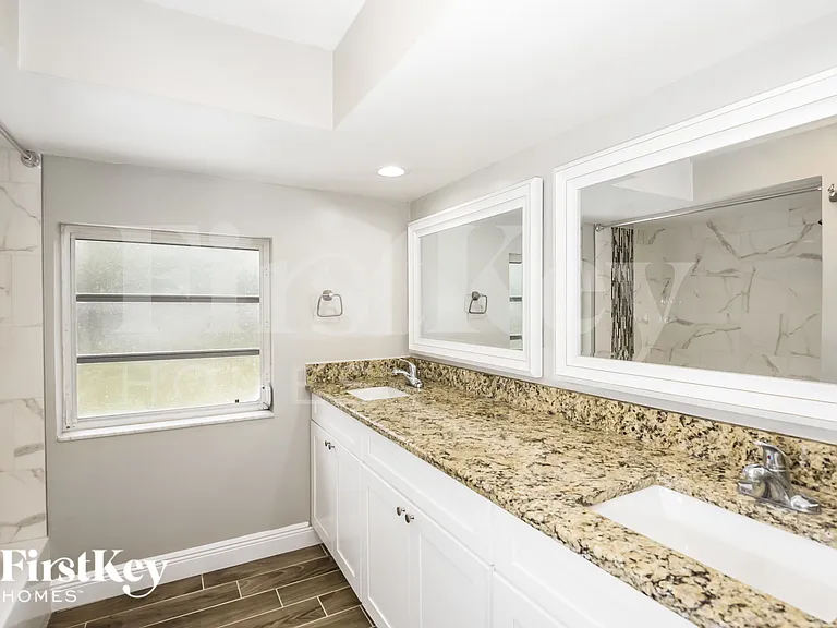 957 Bayward Ct — Photo 14
