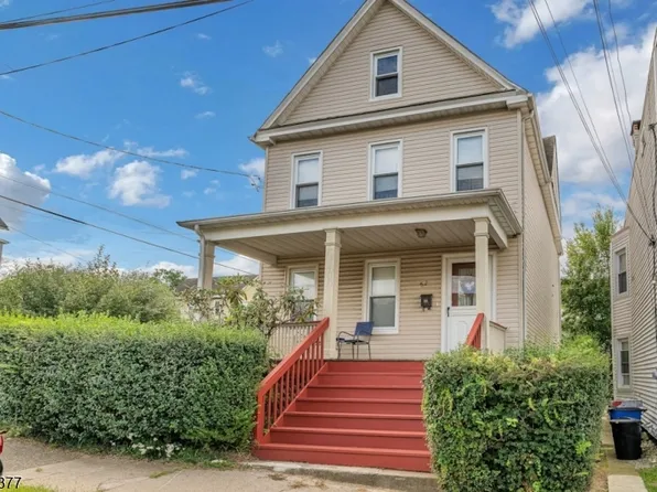 52 Central Ave, Dover Town, NJ 07801
