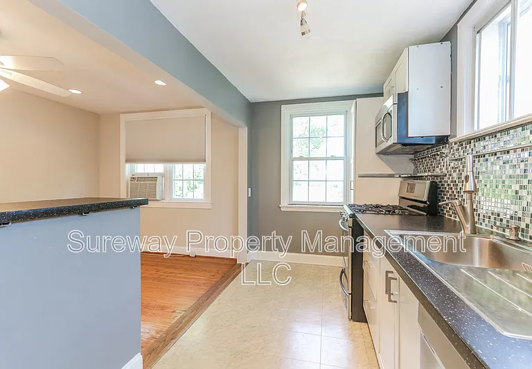 241 Westpark Ln — Photo 7