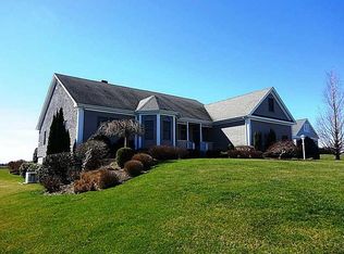 305 Vanderbilt Ln, Portsmouth, RI 02871