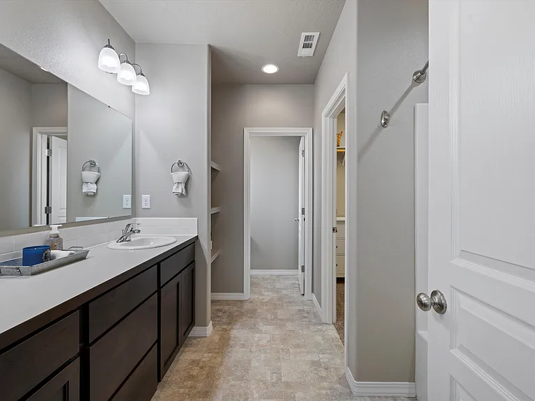 275 Wishkah Dr — Photo 17