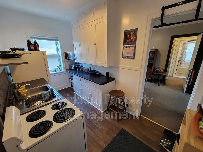 2 bed, 1.0 bath, 750 sqft, $1,175 — Photo 3