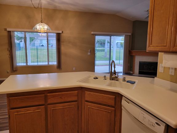 2nd image of 810 Perla Ct