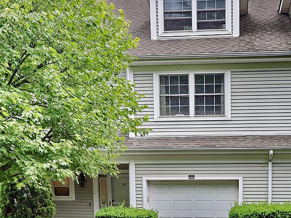 2nd image of 27 Underhill Drive