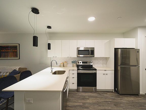 2nd image of 210 N Market St #509