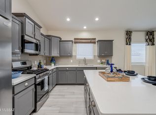 745 S Courts Redford Dr, Pima County, AZ 85641