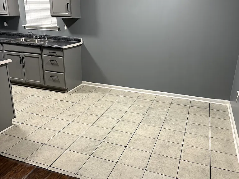 6100 Greenleaf Ct SW #6100 — Photo 8