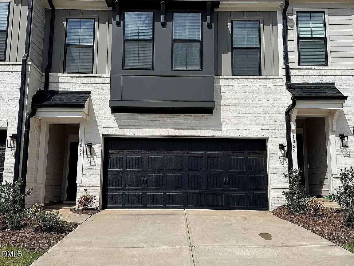 3 bed, 2.5 bath, $2,250 — Photo 1