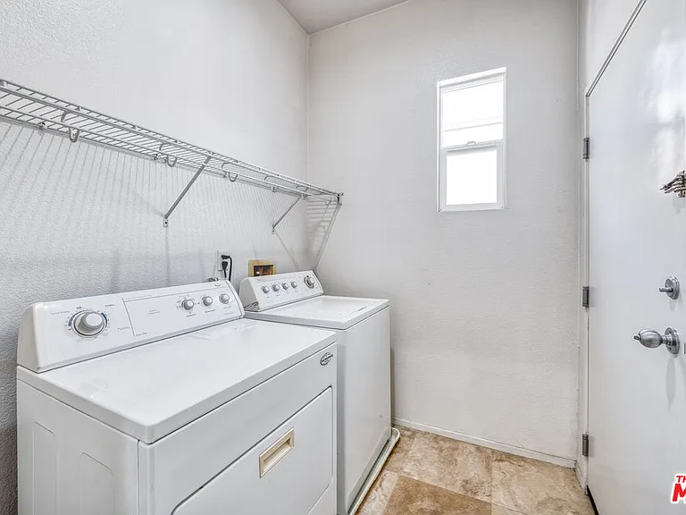 1133 Jewett Dr — Photo 26