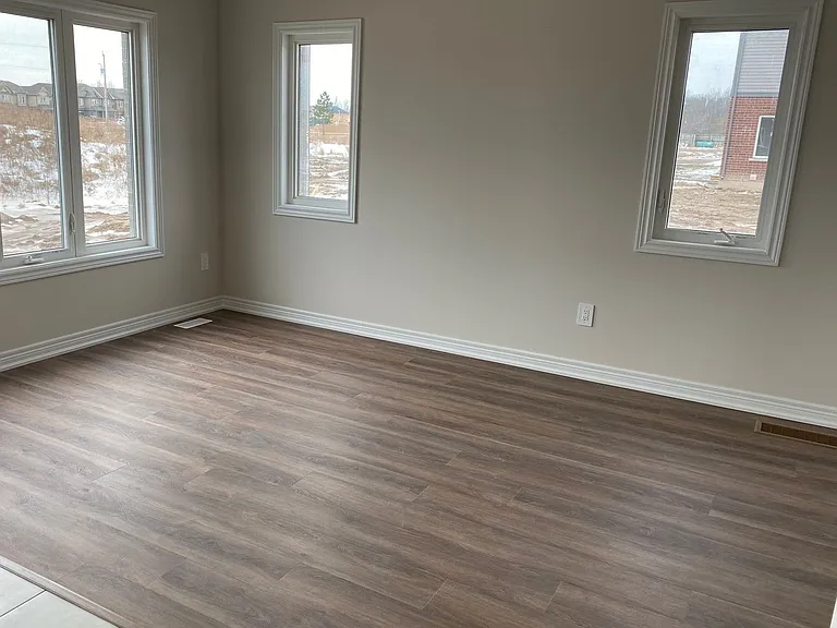 87 Sycamore St — Photo 2