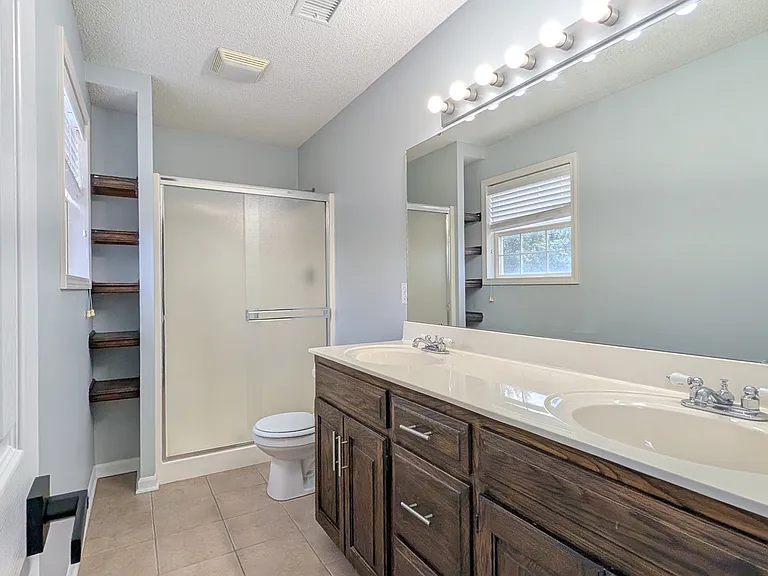 16364 S Brentwood St — Photo 10