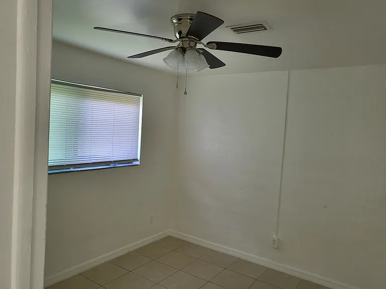 308 NW 5th Ter #1 — Photo 8