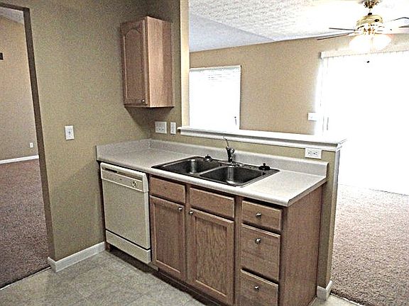 3rd image of 6923 Belleglade Dr