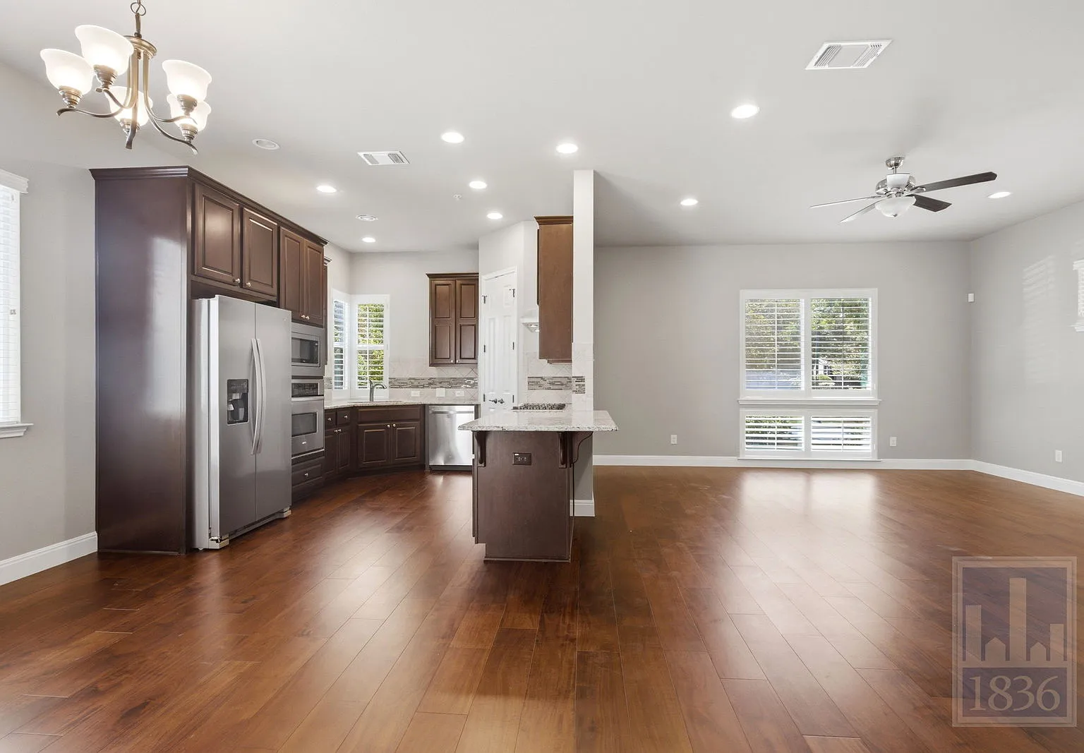 4 bed, 3.5 bath, 2377 sqft, $4,495 — Photo 4