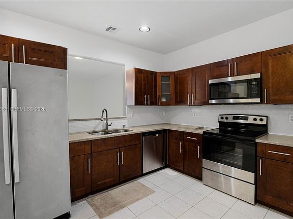 4th image of 5541 NW 90th Ter