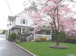 19 Mill Ln, Huntington, NY 11743