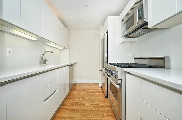 Rented by Living New York | media 10