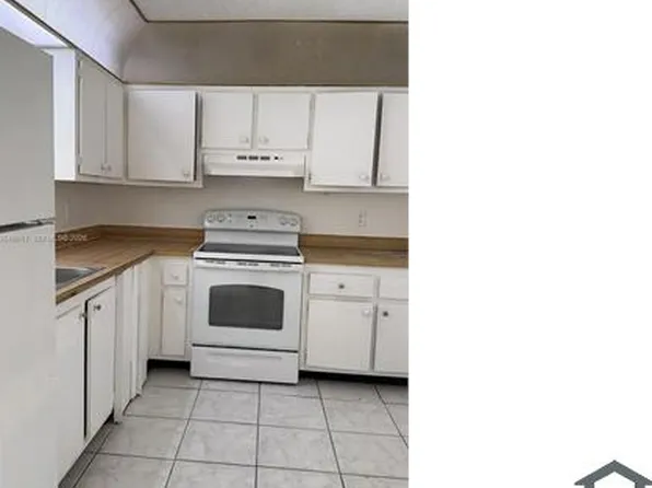 2830 Somerset Dr, Fort Lauderdale, FL