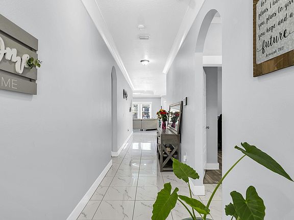 5th image of 114 Sasser St