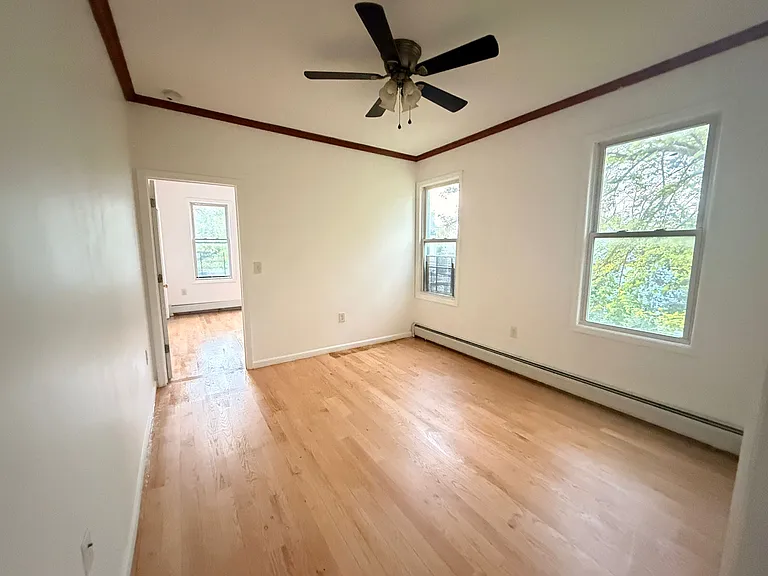 16 Woodlawn Ave #3E — Photo 8