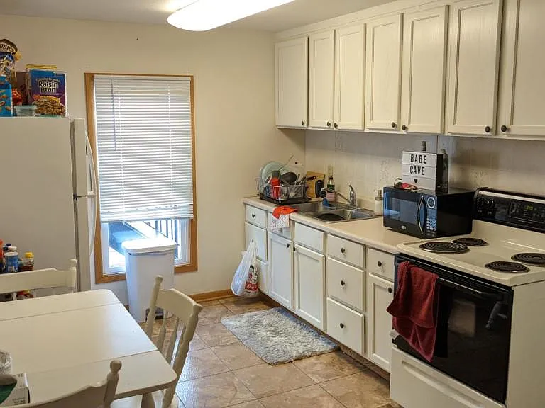 906 Vine St — Photo 24