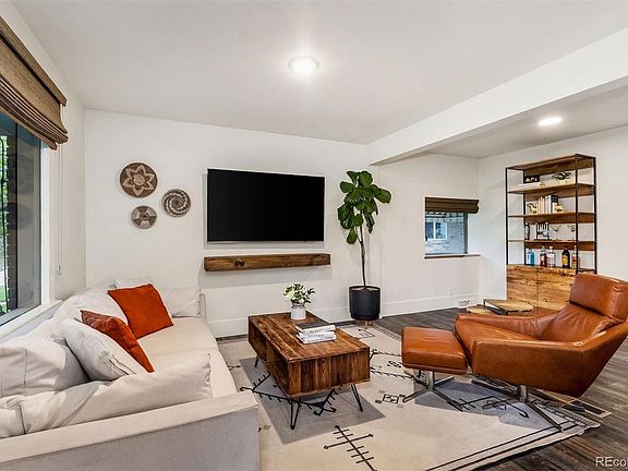 4th image of 2745 W 40th Avenue