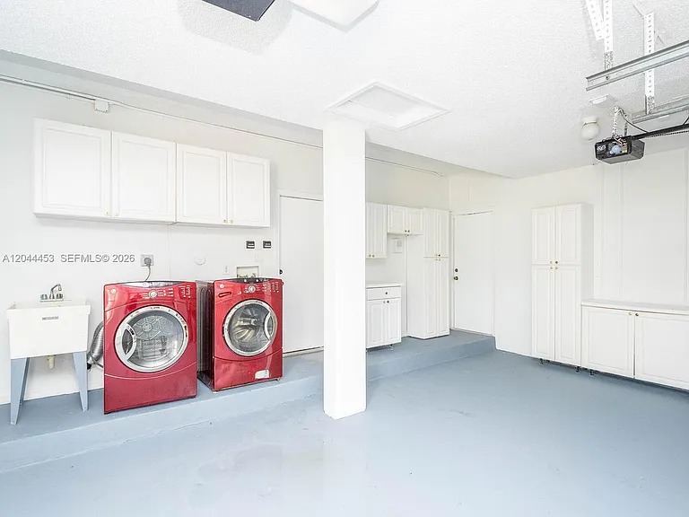 351 SW 184th Ter — Photo 58