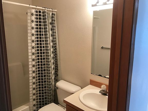 5th image of 667 Sunset Ave NE #2