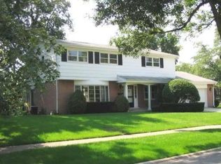 1851 Habberton Ave, Park Ridge, IL 60068