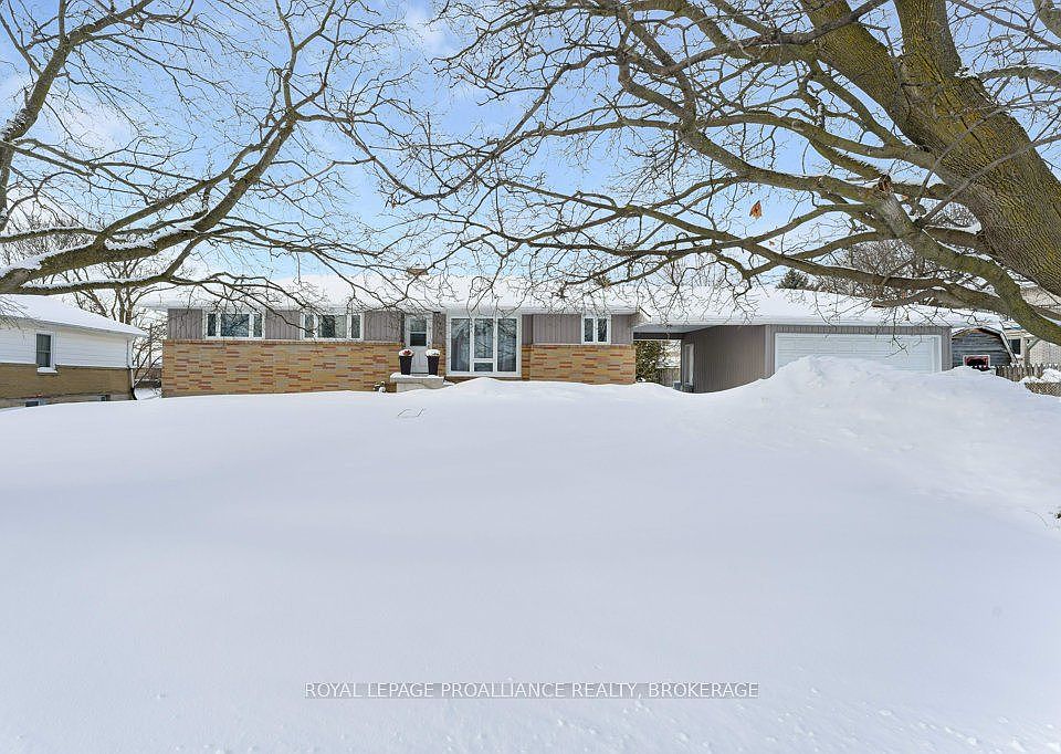 1st image of 168 Avenue Rd