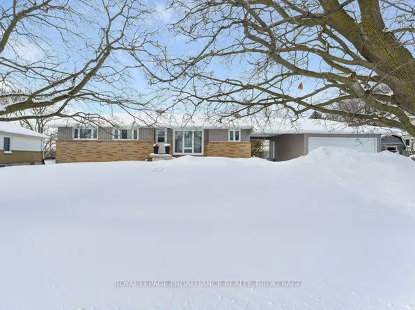 168 Avenue Rd, Kingston, ON K7M 1C5