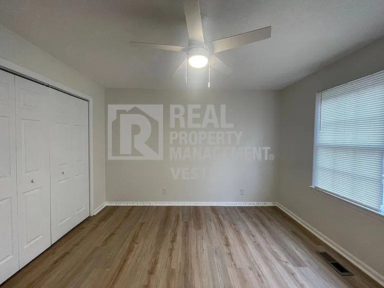 2866 Glen Echo Dr — Photo 12